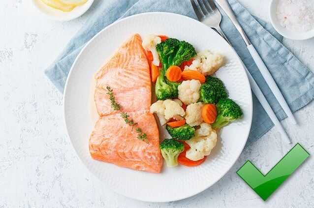 Pri gastritíde môžete jesť chudé ryby s varenou zeleninou