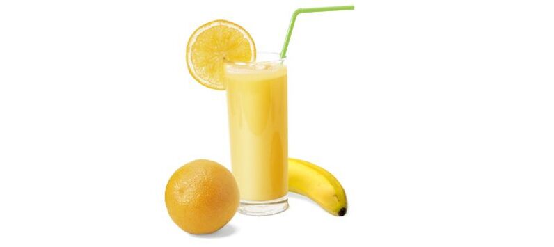 smoothie s banánom a pomarančom na pitnú diétu